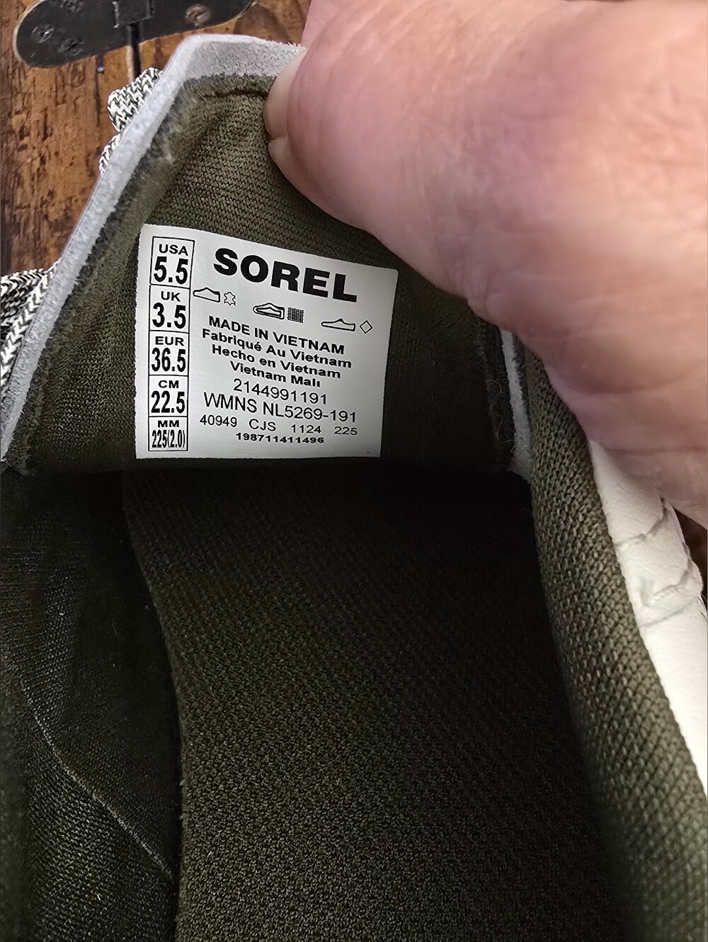 Sorel, Ona Ave T-Toe, Chalk/Utility Green. Size 5.5 - Picture 12 of 13